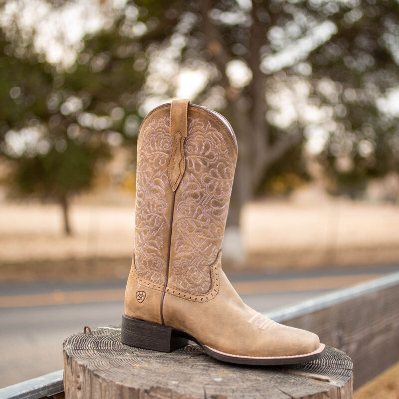 Round Up Remuda Western Boot Lifestyle